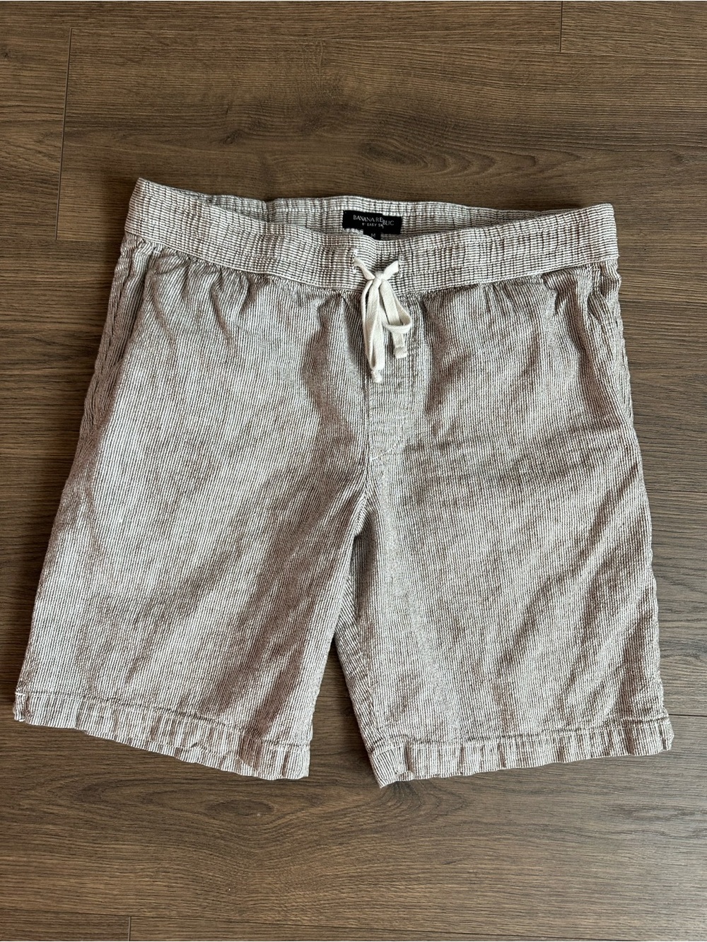 Banana Republic Neutral Linen-Blend Drawstring 9” Easy Short